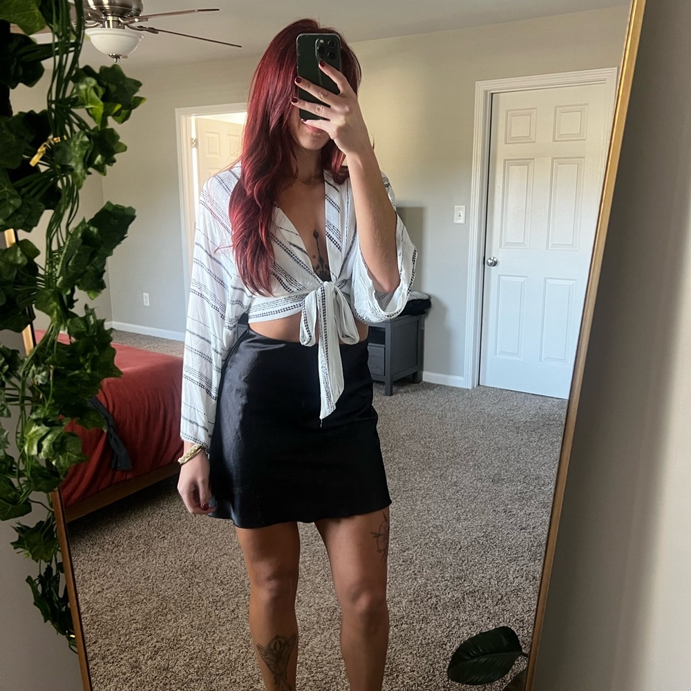 Tie front top, size medium